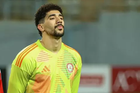 إيقاف حرم الإسماعيلي من ضمه.. من هو "سيحا" حارس الأهلي المنتظر؟ (فيديو)